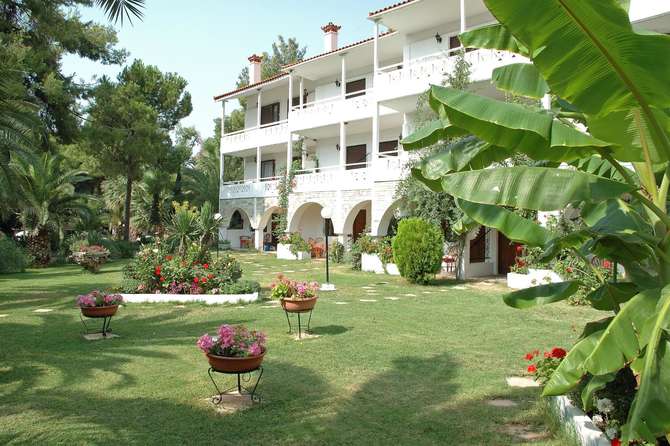 vakantie-naar-Porfi Beach Hotel-mei 2025