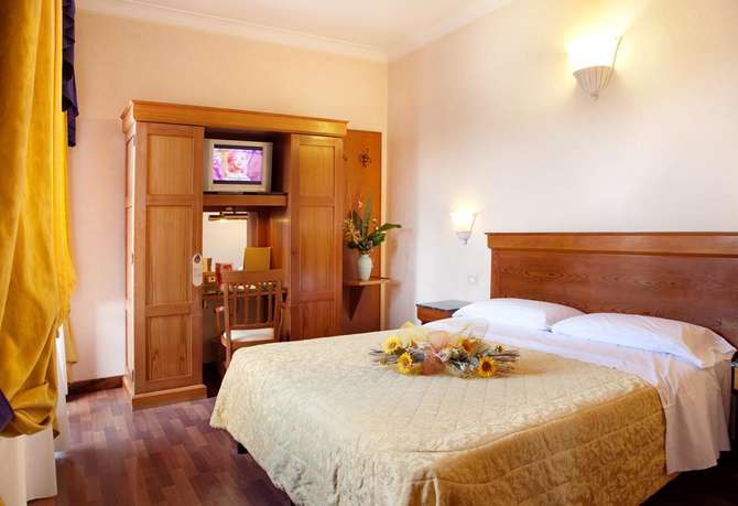vakantie-naar-Porta Faenza Hotel-mei 2025