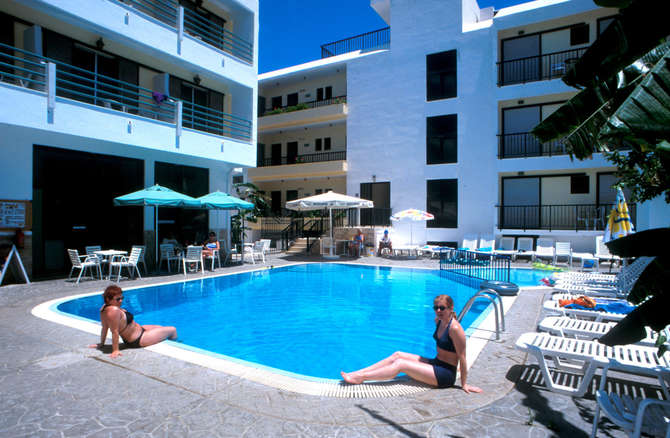 vakantie-naar-Poseidon Hotel Appartementen-mei 2025