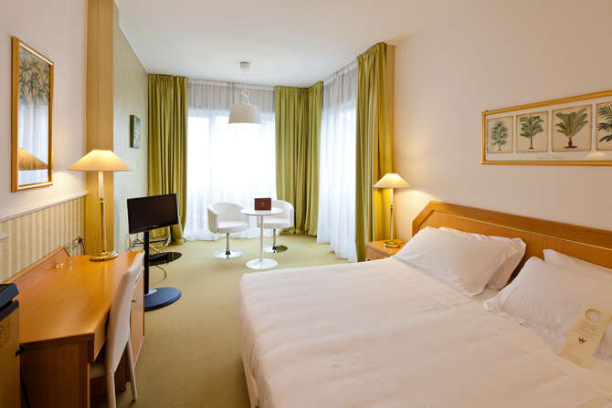 vakantie-naar-Qualys Hotel Nasco-mei 2025