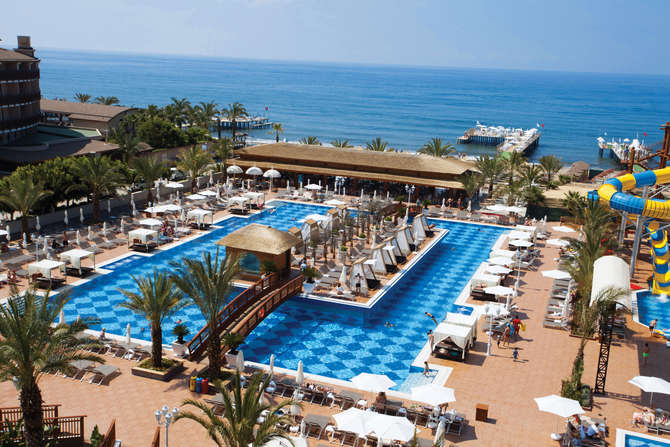 vakantie-naar-Quattro Beach Spa Resort-april 2024