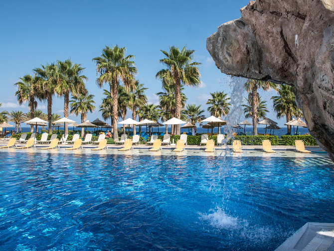 vakantie-naar-Radisson Blu Beach Resort-mei 2025