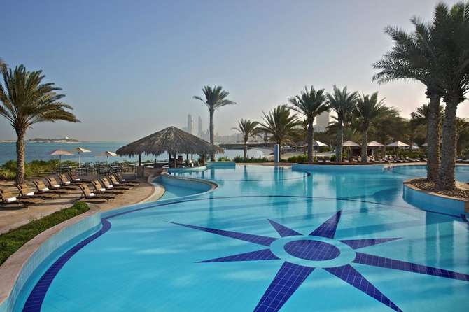 vakantie-naar-Radisson Blu Hotel Resort Abu Dhabi Corniche-april 2024