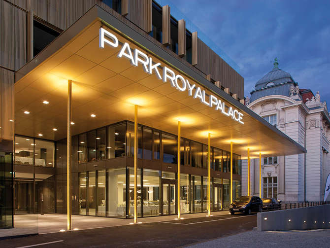 vakantie-naar-Radisson Blu Park Royal Palace Hotel-mei 2024