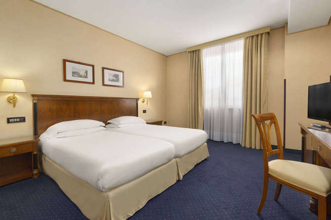 vakantie-naar-Ramada Naples-mei 2025