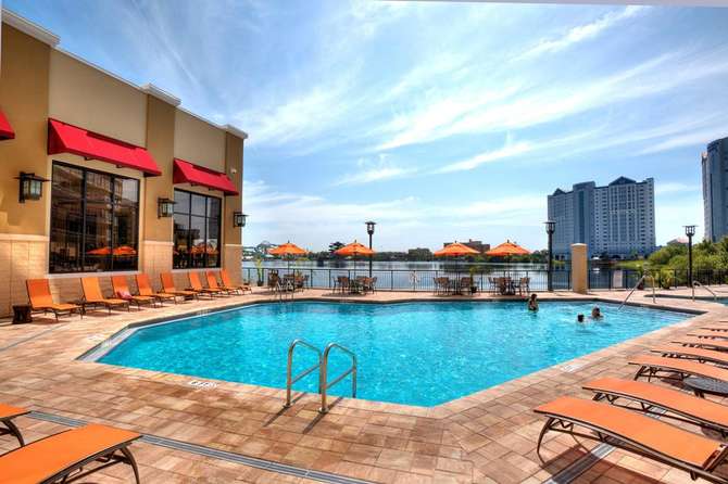 vakantie-naar-Ramada Plaza Resort Suites Orlando International Drive-mei 2025