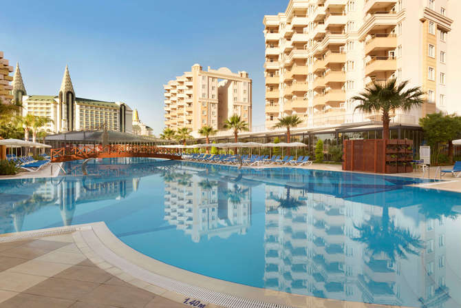 vakantie-naar-Ramada Resort Lara-mei 2025