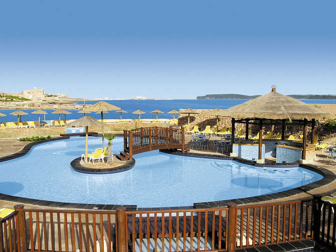 vakantie-naar-Ramla Bay Resort-april 2024
