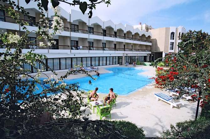 vakantie-naar-Regina Swiss Inn Resort-april 2024
