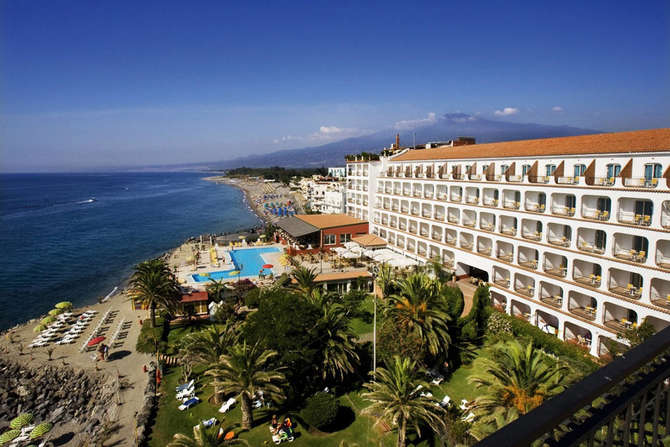 vakantie-naar-Rg Naxos Hotel-mei 2024