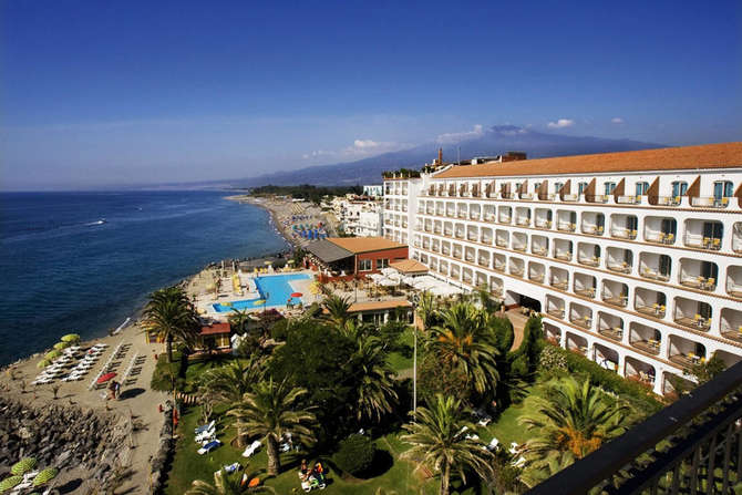 vakantie-naar-Rg Naxos Hotel-mei 2025