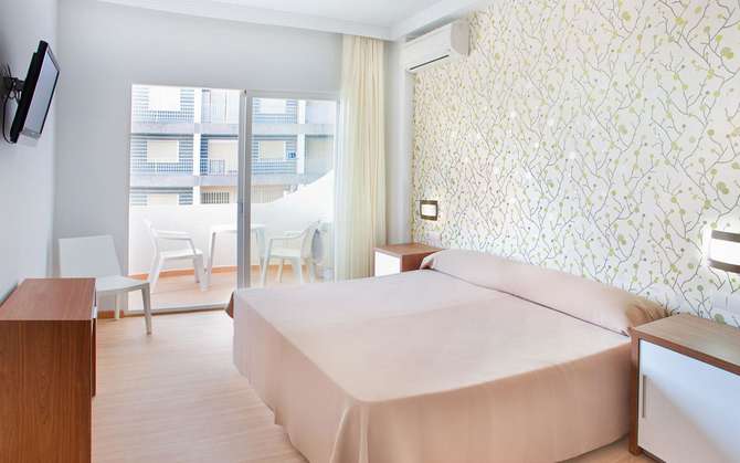 vakantie-naar-Rh Riviera Hotel-maart 2025