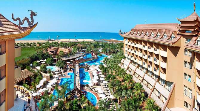 vakantie-naar-Royal Dragon Hotel-mei 2025