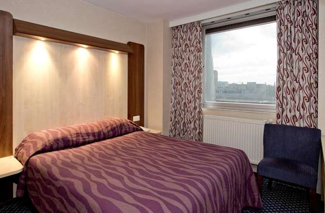 vakantie-naar-Royal National Hotel-mei 2025