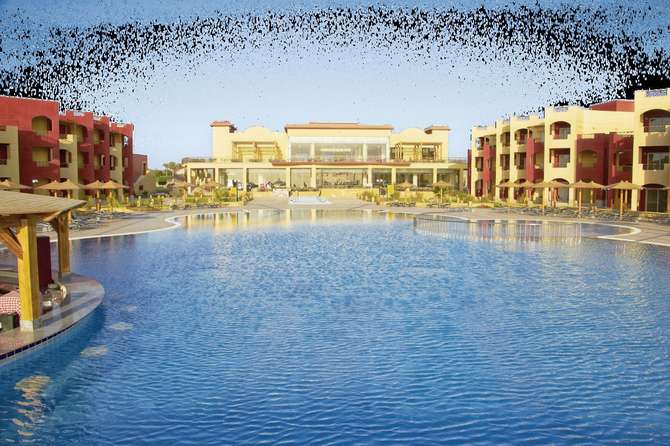 vakantie-naar-Royal Tulip Beach Resort-mei 2025
