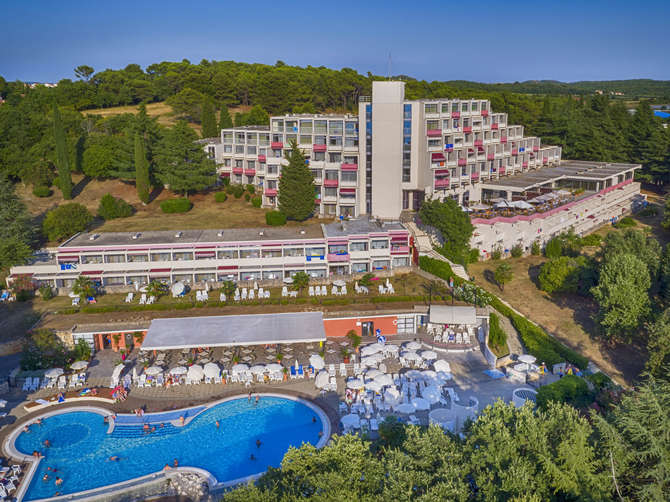 vakantie-naar-Rubin Sunny Hotel By Valamar-april 2024