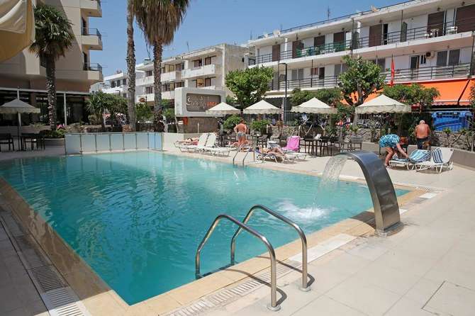 vakantie-naar-Saint Constantin Hotel-mei 2025