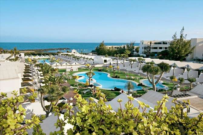 vakantie-naar-Sands Beach Resort-mei 2024