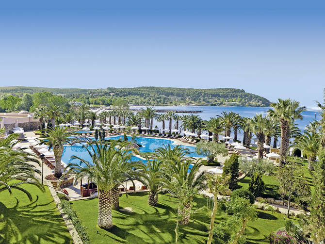 vakantie-naar-Sani Beach Hotel-mei 2025