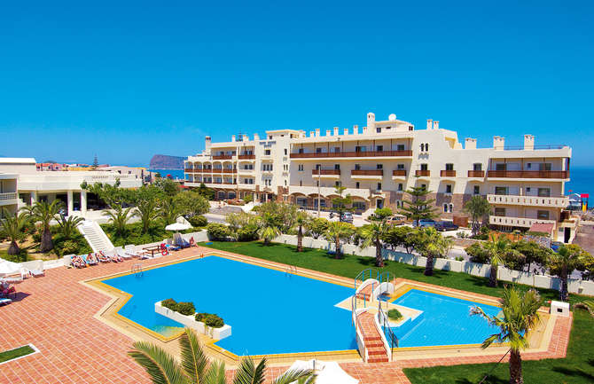 vakantie-naar-Santa Marina Beach Hotel-mei 2025