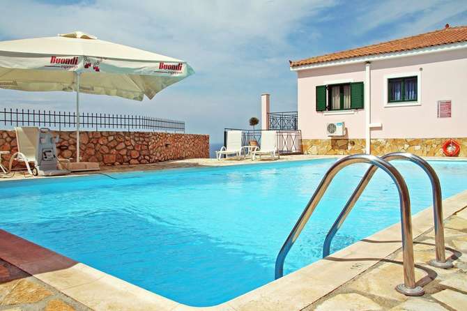 vakantie-naar-Sarantos Pool Suites-mei 2025