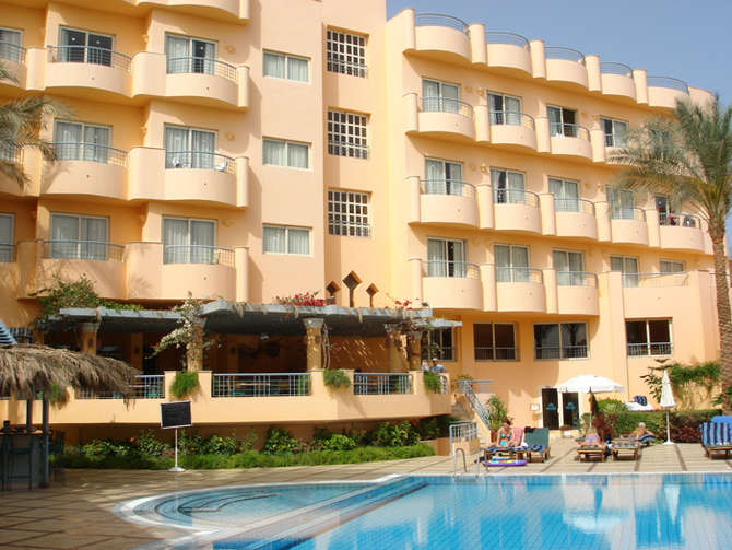 vakantie-naar-Sea Garden Hotel-mei 2025