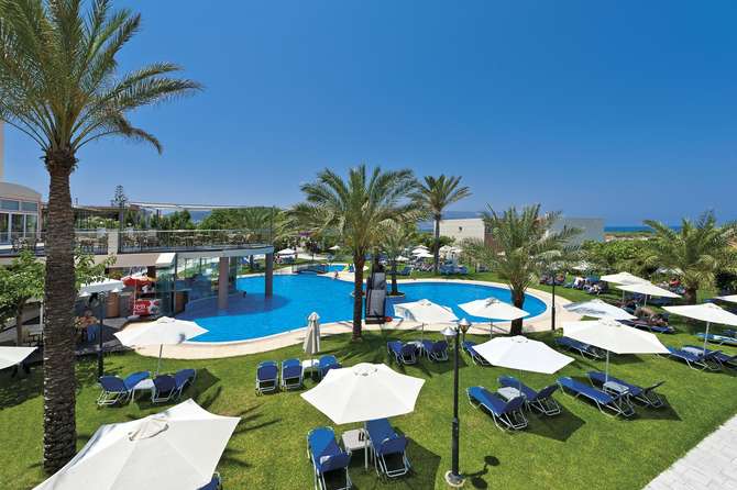 vakantie-naar-Selini Suites Villas-mei 2025
