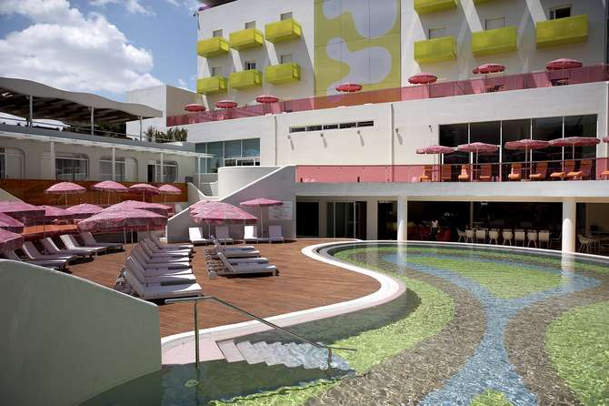 vakantie-naar-Semiramis Hotel-mei 2025