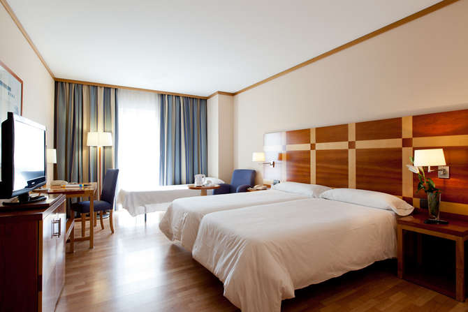 vakantie-naar-Senator Parque Central Hotel-mei 2025