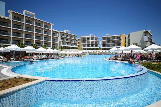 vakantie-naar-Sensatori Resort Sorgun By Barut Hotels-april 2024