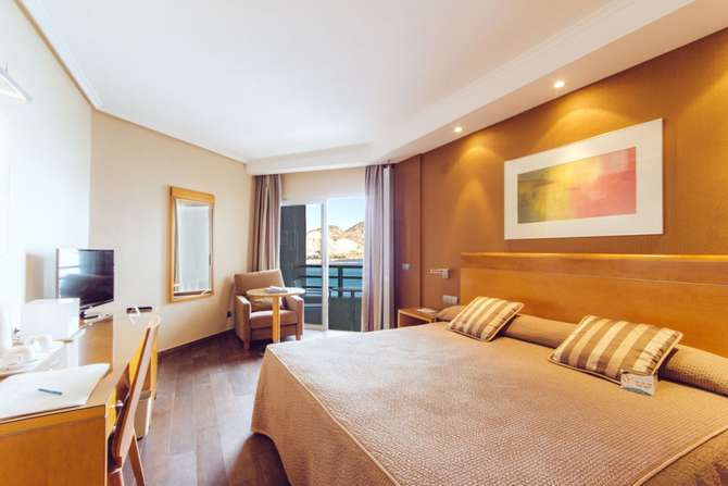 vakantie-naar-Sercotel Hotel Spa Porta Maris-mei 2025