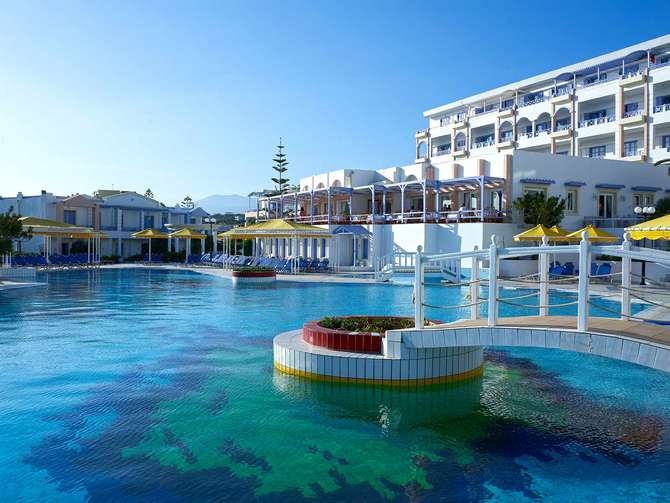 vakantie-naar-Serita Beach Hotel-mei 2024