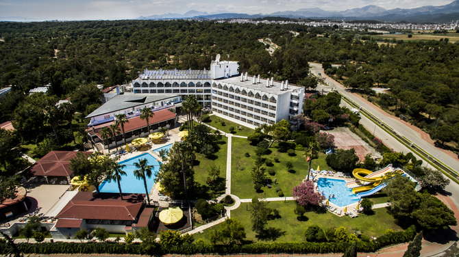 vakantie-naar-Serra Park Hotel-april 2024