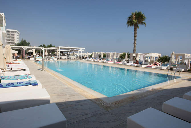 vakantie-naar-Silver Sands Beach Hotel-mei 2025
