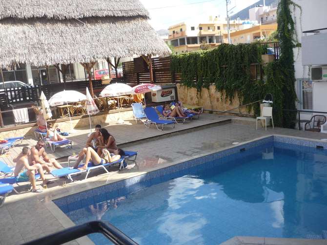 vakantie-naar-Simple Hotel Hersonissos Blue-mei 2025
