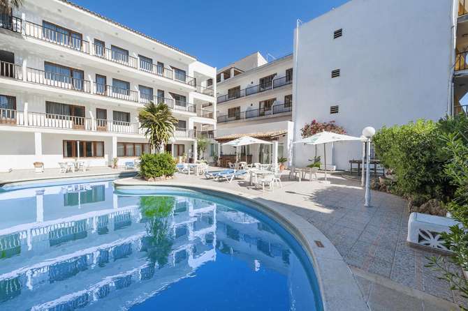 vakantie-naar-Singular Cala Ratjada-mei 2025