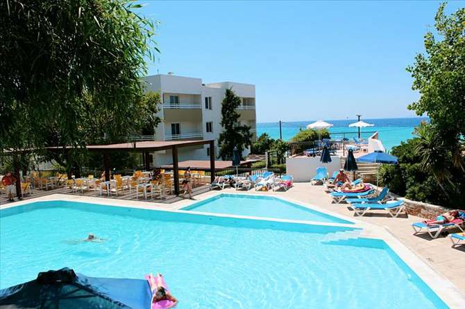 vakantie-naar-Sirene Beach Hotel-mei 2024