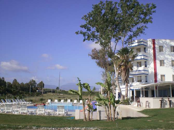 vakantie-naar-Skys Hotel-juni 2025