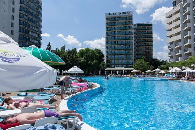 vakantie-naar-Slavyanski Hotel-mei 2024