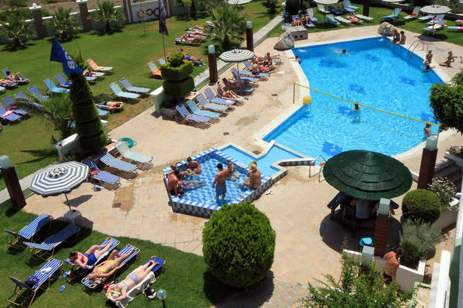 vakantie-naar-Stamos Hotel-mei 2025