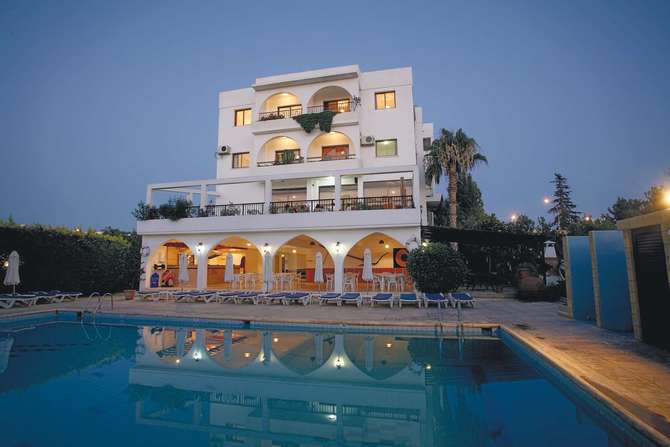 vakantie-naar-Stephanos Hotel Appartementen-mei 2025