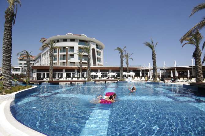 vakantie-naar-Sunis Evren Beach Resort Spa-mei 2025