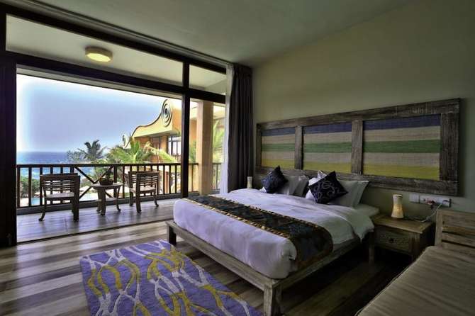 vakantie-naar-Thaproban Pavilion Waves-mei 2025