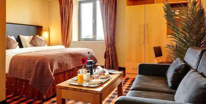 vakantie-naar-The Academy Plaza Hotel-mei 2025