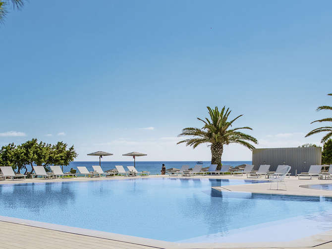 vakantie-naar-The Bay Hotel Suites-mei 2024