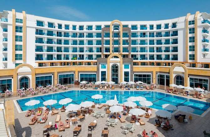 vakantie-naar-The Lumos Deluxe Resort Spa-mei 2025