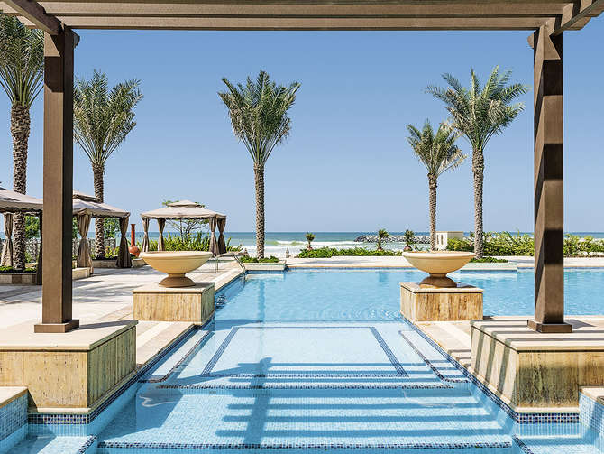 vakantie-naar-The Luxury Collection Hotel Ajman Saray-april 2024