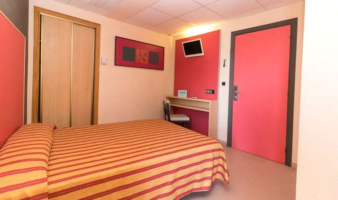 vakantie-naar-The Red Hotel By Ibiza Feeling-mei 2025