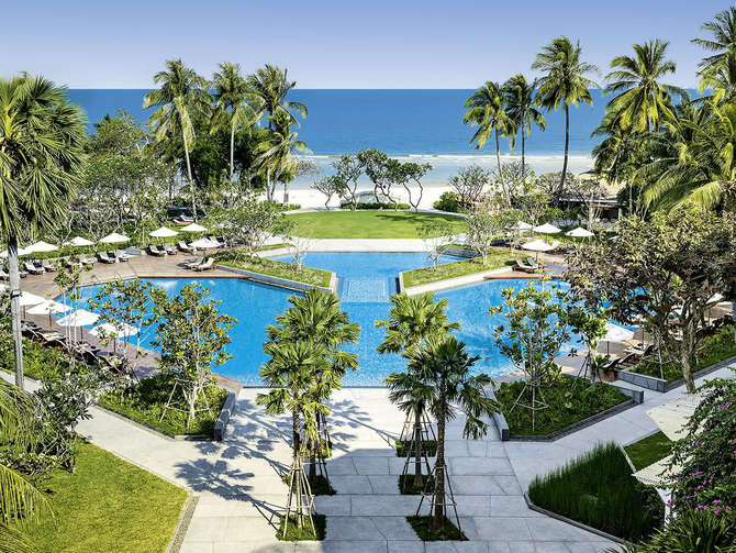 vakantie-naar-The Regent Cha Am Beach Resort-april 2024