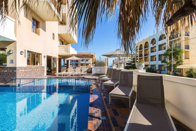 vakantie-naar-Theartemis Palace-mei 2025